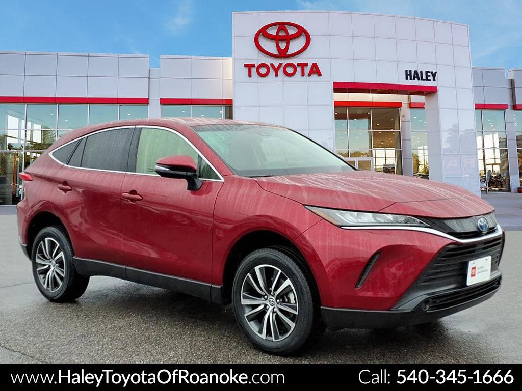 2022 Toyota Venza LE's photo