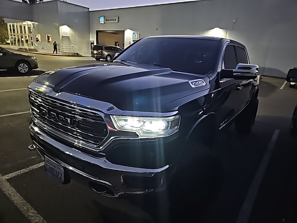 2022 Ram 1500 Limited photo 2