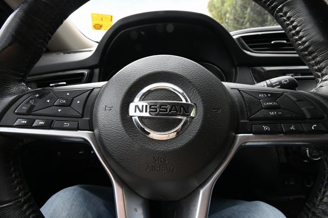 2018 Nissan Rogue SV photo 11