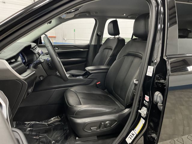 2023 Jeep Grand Cherokee Limited photo 3