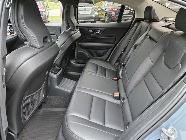 2023 Volvo S60 Recharge T8 Plus photo 7