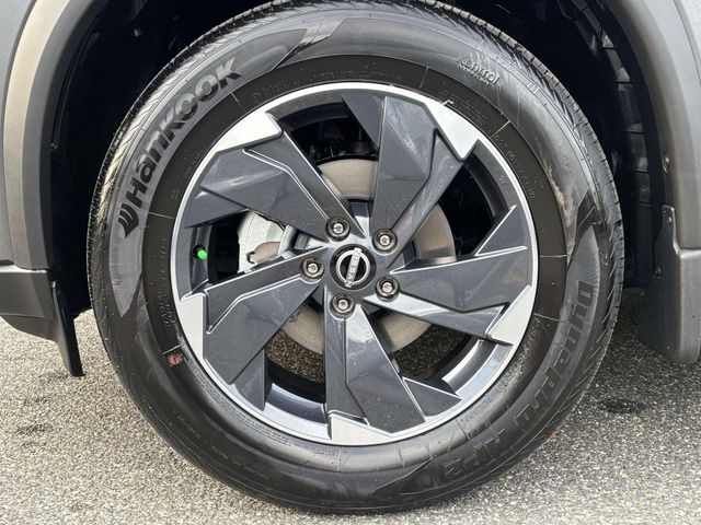 2026 Nissan Rogue SV photo 4