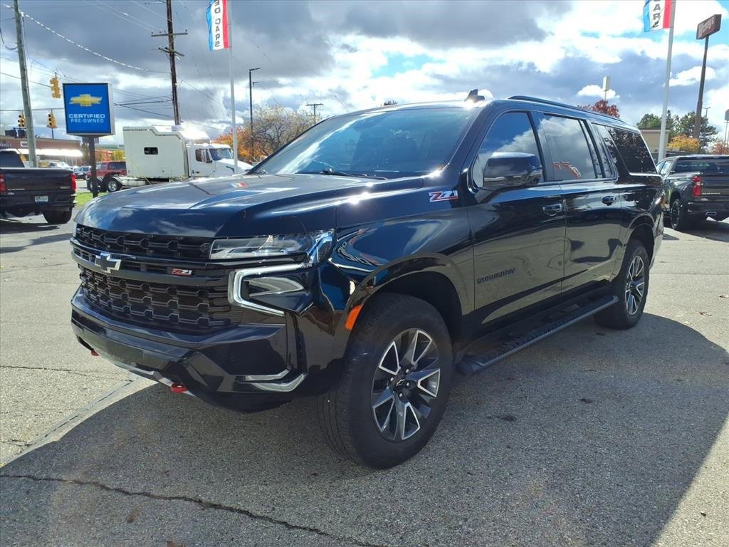 2023 Chevrolet Suburban Z71 photo 3