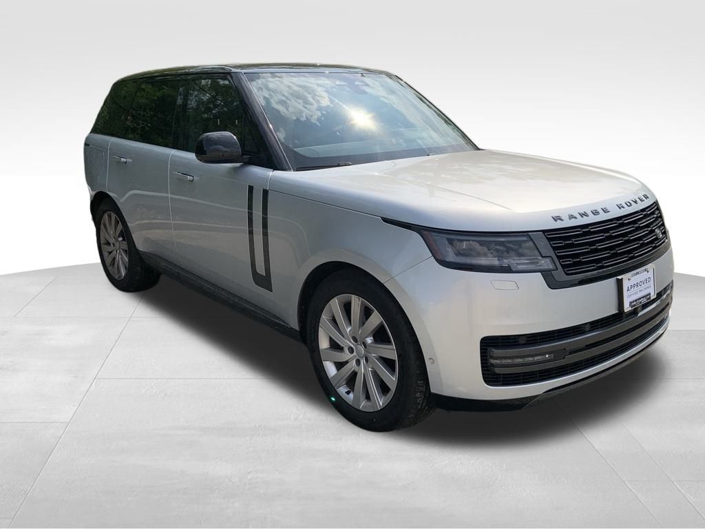 2024 Land Rover Range Rover SE photo 3