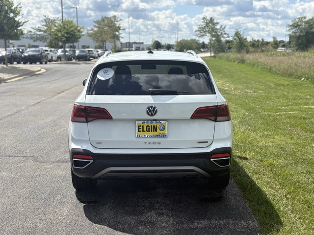 2022 Volkswagen Taos SE photo 2