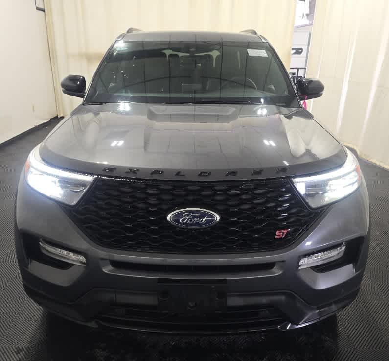 2023 Ford Explorer ST photo 3