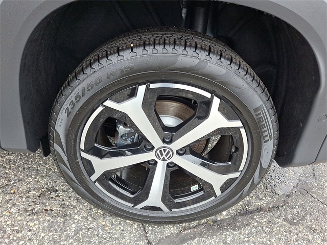 2025 Volkswagen Tiguan SE photo 4