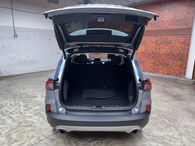 2022 Ford Escape SEL photo 24