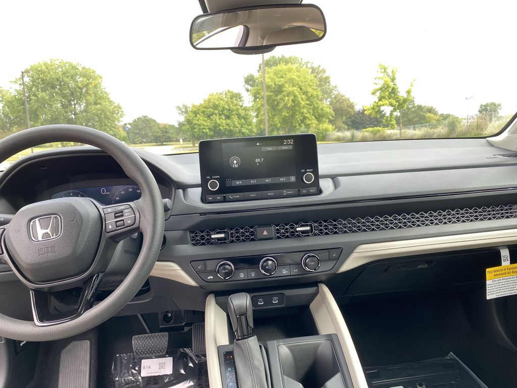 2025 Honda Accord SE photo 4