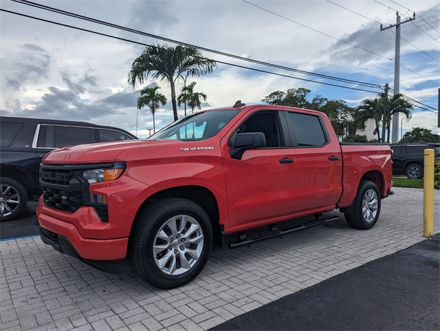 2023 Chevrolet Silverado 1500 Custom photo 4