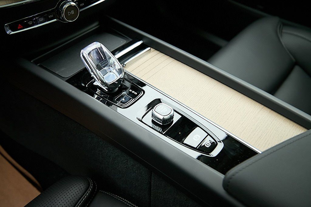 2026 VOLVO XC60 - Image 17