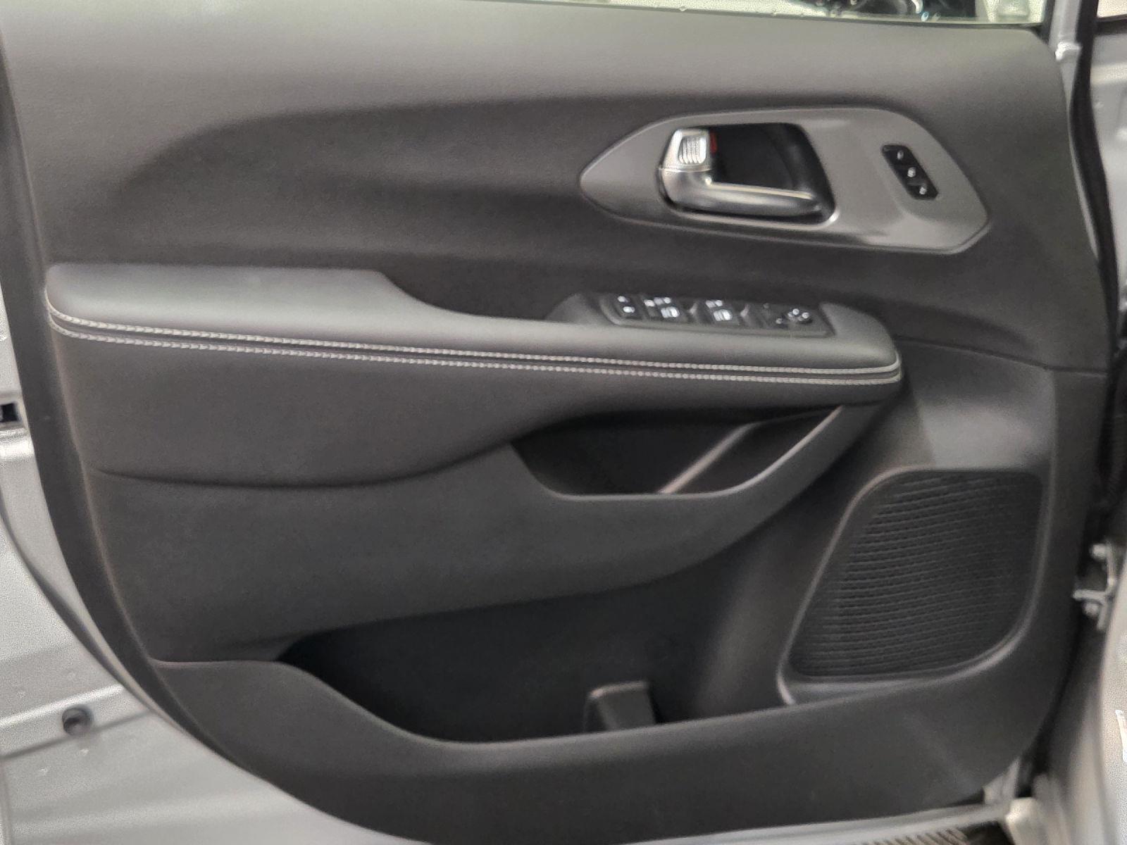 2026 Chrysler Pacifica photo 51