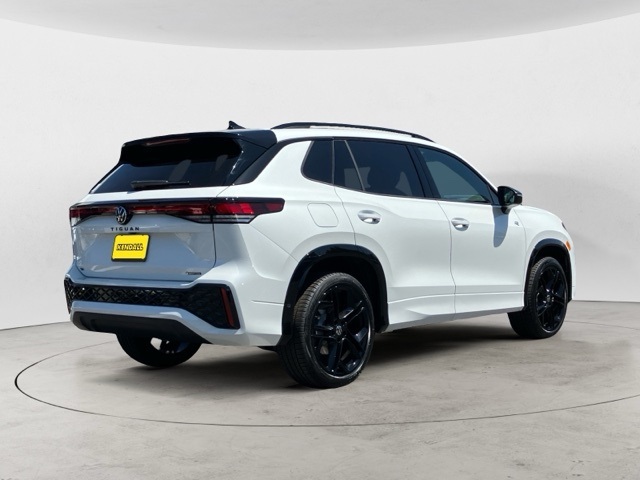 2025 Volkswagen Tiguan SE R-Line Black photo 4
