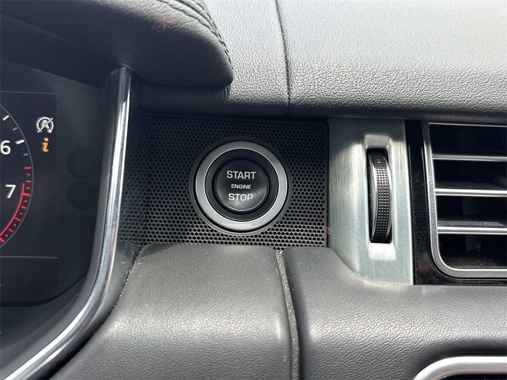 2019 Land Rover Range Rover SuperCharged photo 12