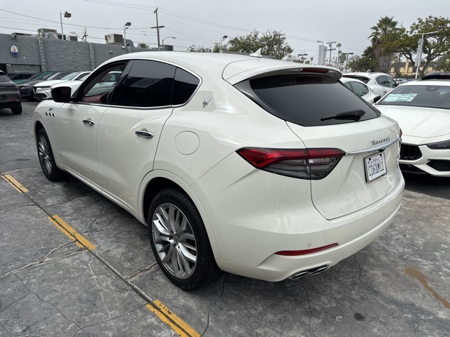 2022 Maserati Levante GT photo 3