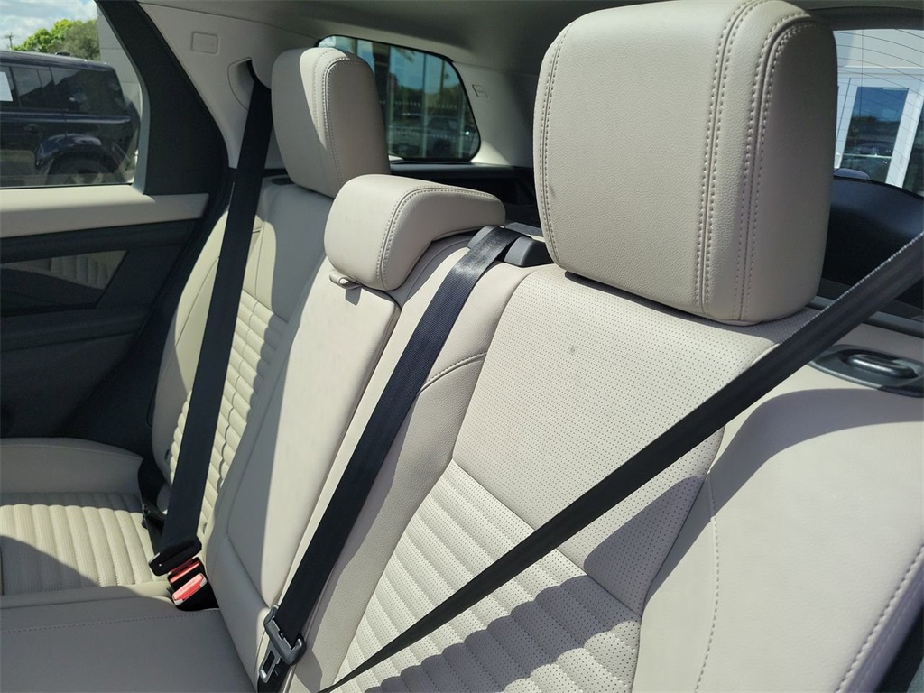 2025 Land Rover Discovery Sport S photo 12