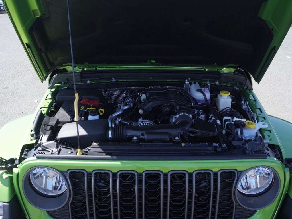 2025 Jeep Gladiator Sport photo 28