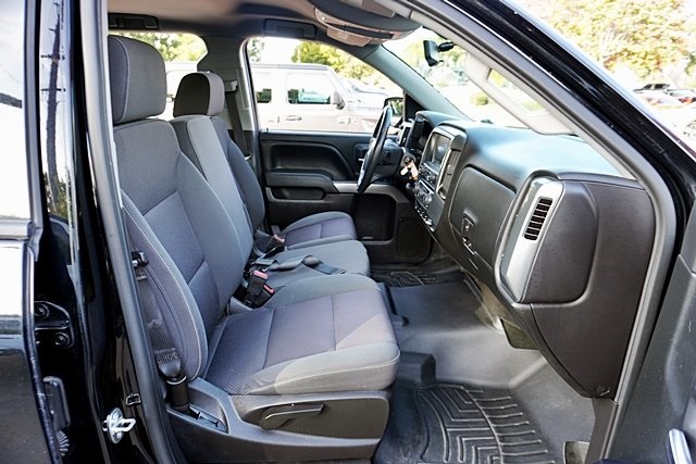 Used 2018 Black Chevrolet LT image 9