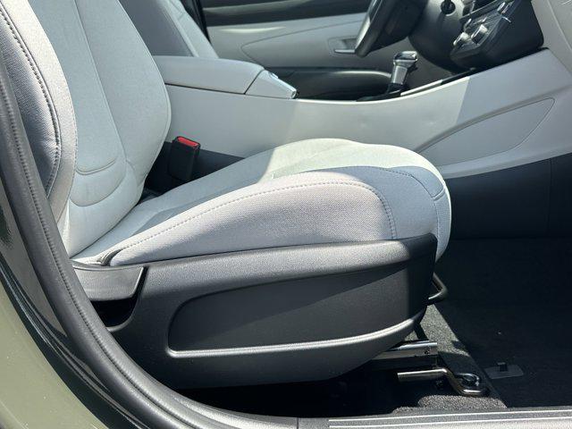 2025 Hyundai Tucson SE photo 12