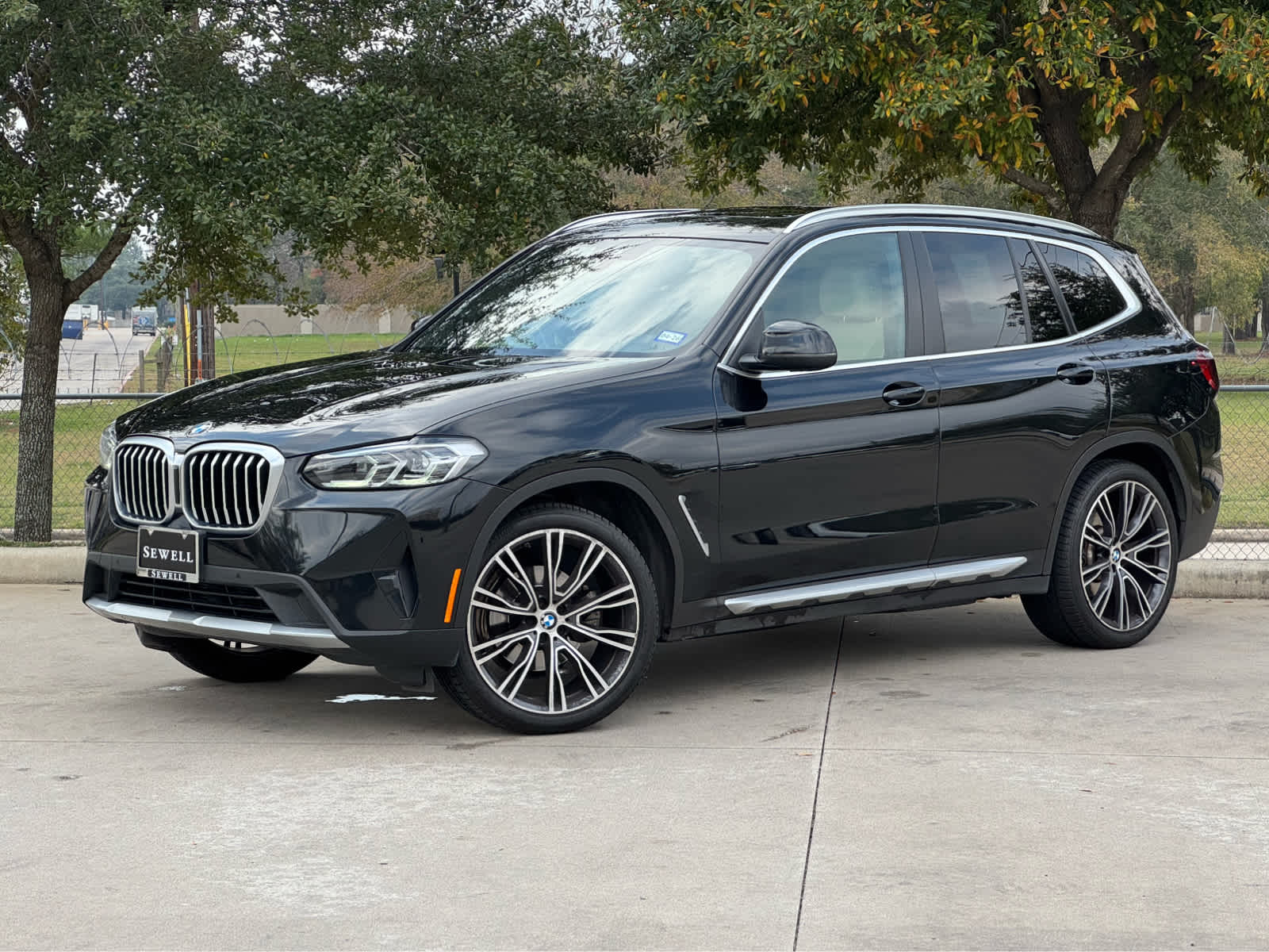 2022 BMW X3 30i's photo