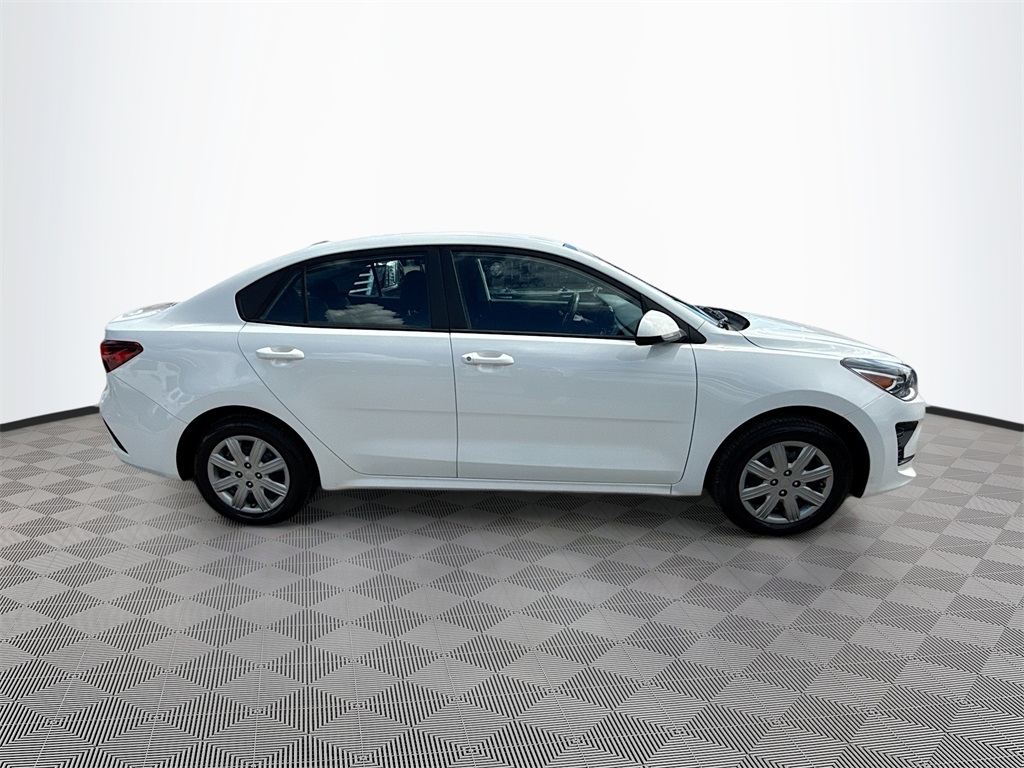 2023 Kia Rio LX photo 4