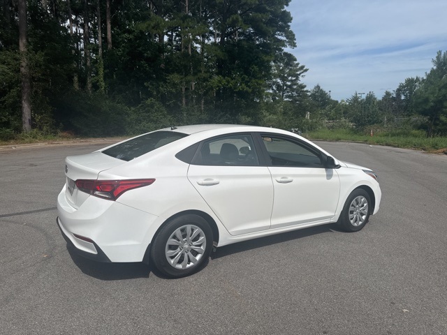 2021 Hyundai Accent SE photo 3
