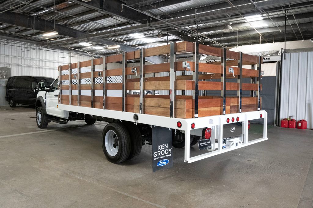 2025 Ford F-550 Chassis XL