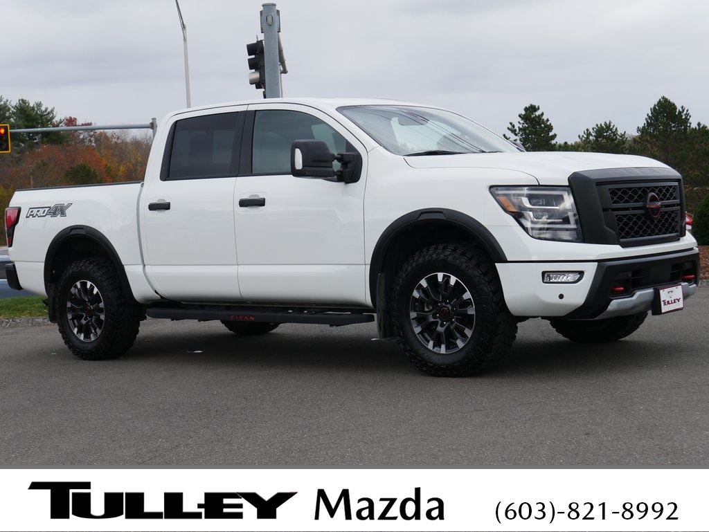 2023 Nissan Titan PRO-4X's photo