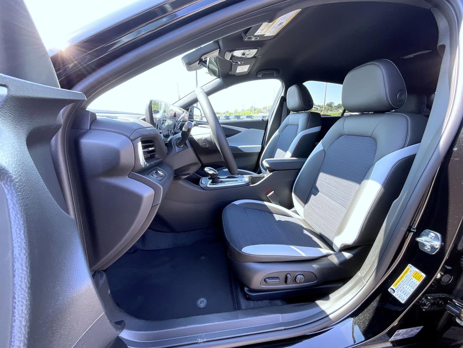2025 Buick Envista Preferred photo 10