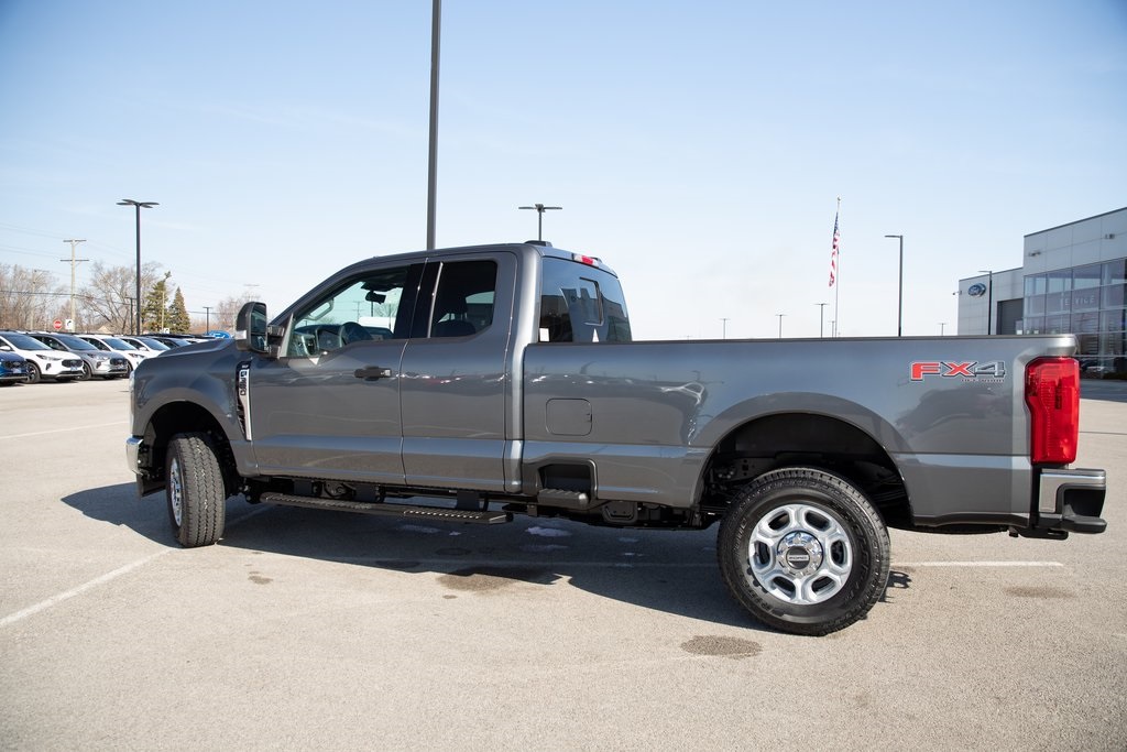2025 Ford F-350 XLT photo 18