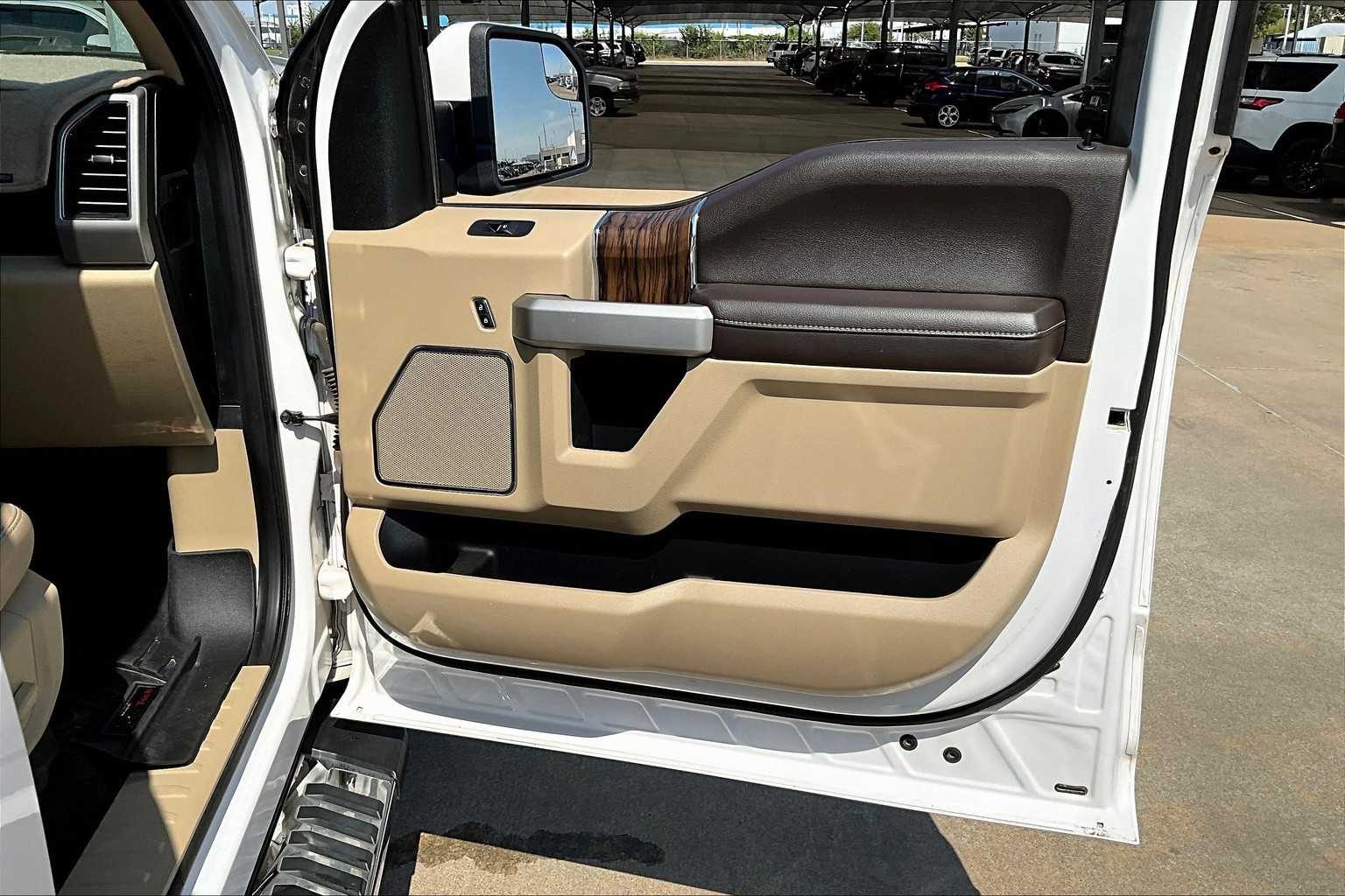 2012 Toyota Tundra CrewMax photo 24