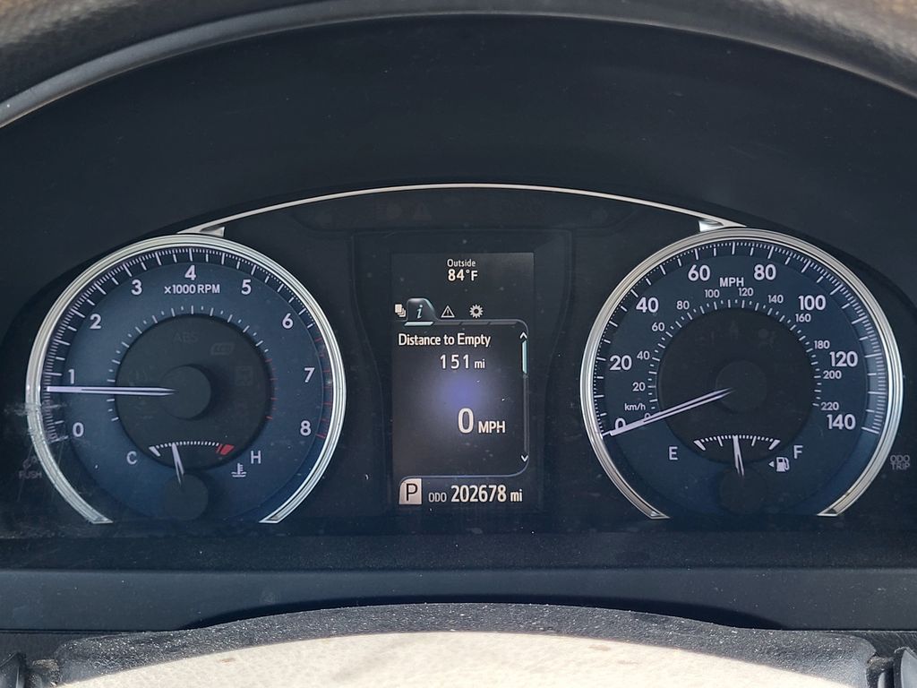 2016 Toyota Camry LE photo 13