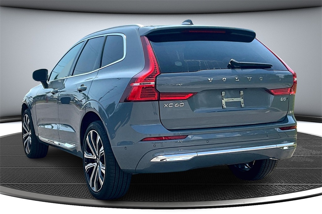 2023 Volvo XC60 B5 Ultimate photo 4