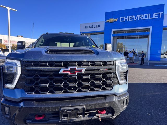 2024 Chevrolet Silverado 2500HD ZR2 photo 2