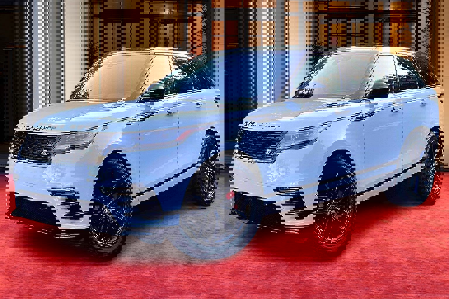 2025 Land Rover Range Rover Velar Dynamic SE