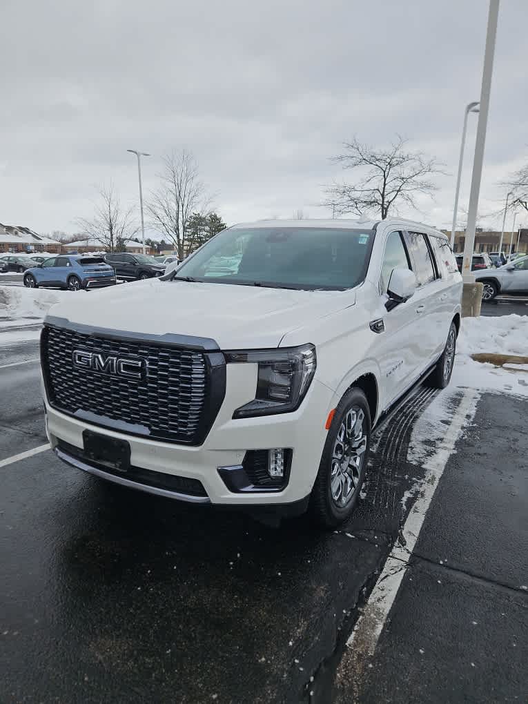 2023 GMC Yukon XL Denali Ultimate's photo