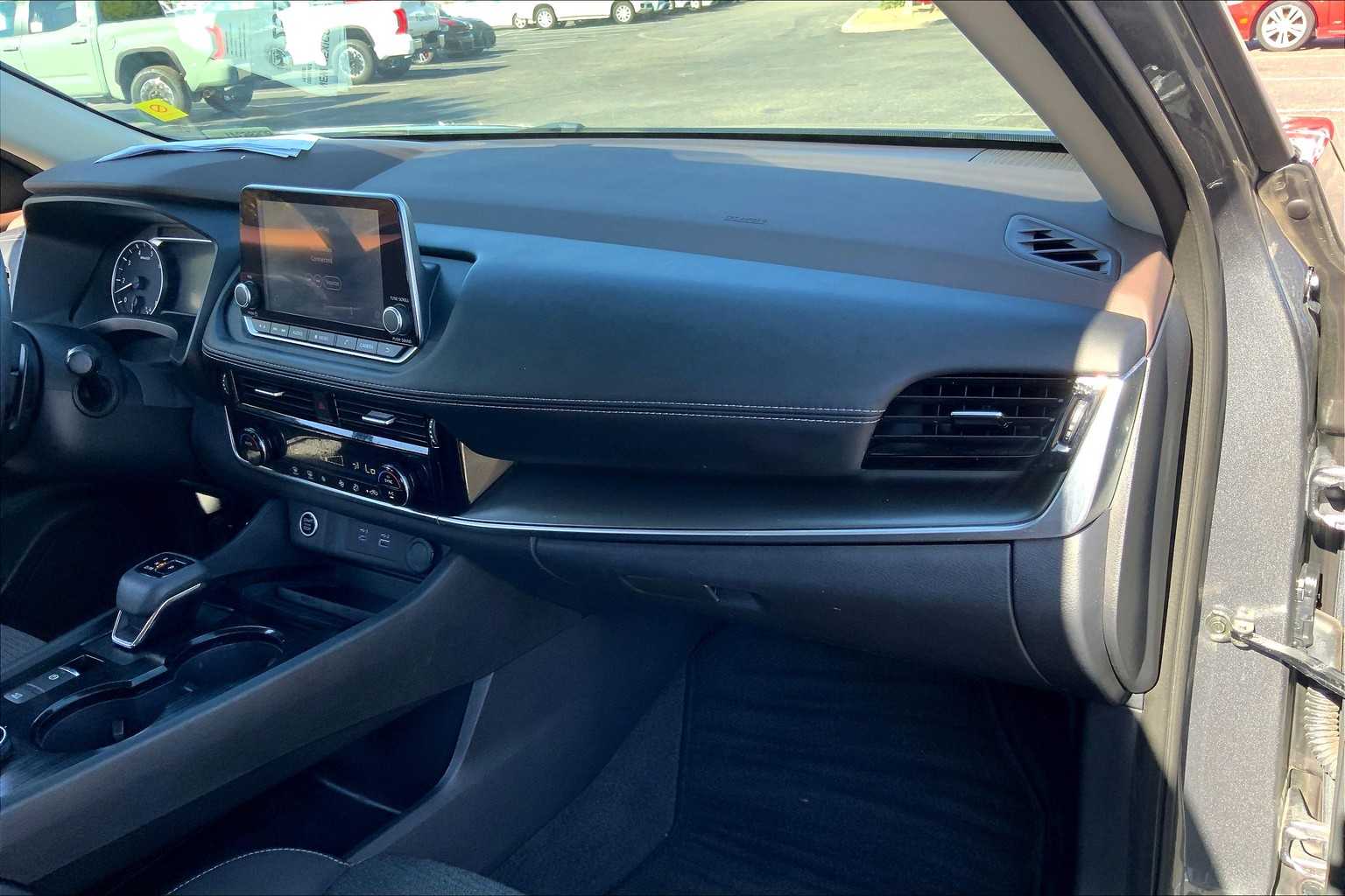 2023 Nissan Rogue SV photo 15