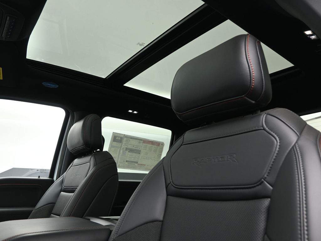 2025 Ford F-150 Raptor photo 23