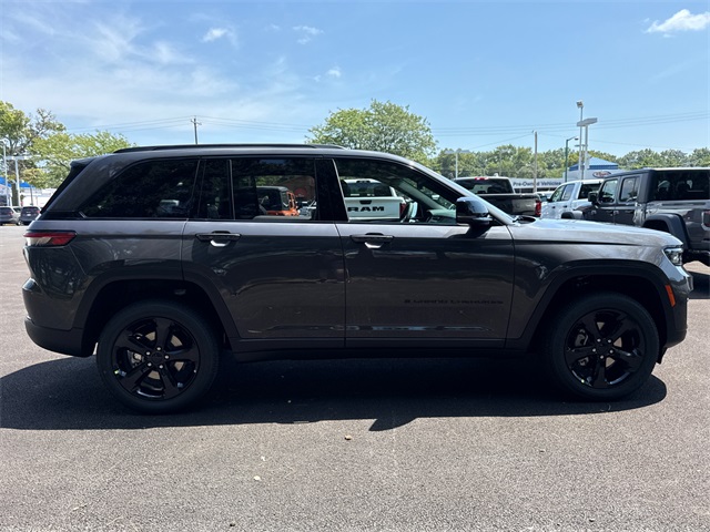 2025 Jeep Grand Cherokee Altitude X photo 2