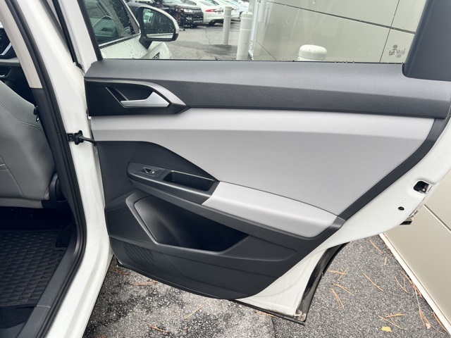 2022 Volkswagen Taos SE photo 16
