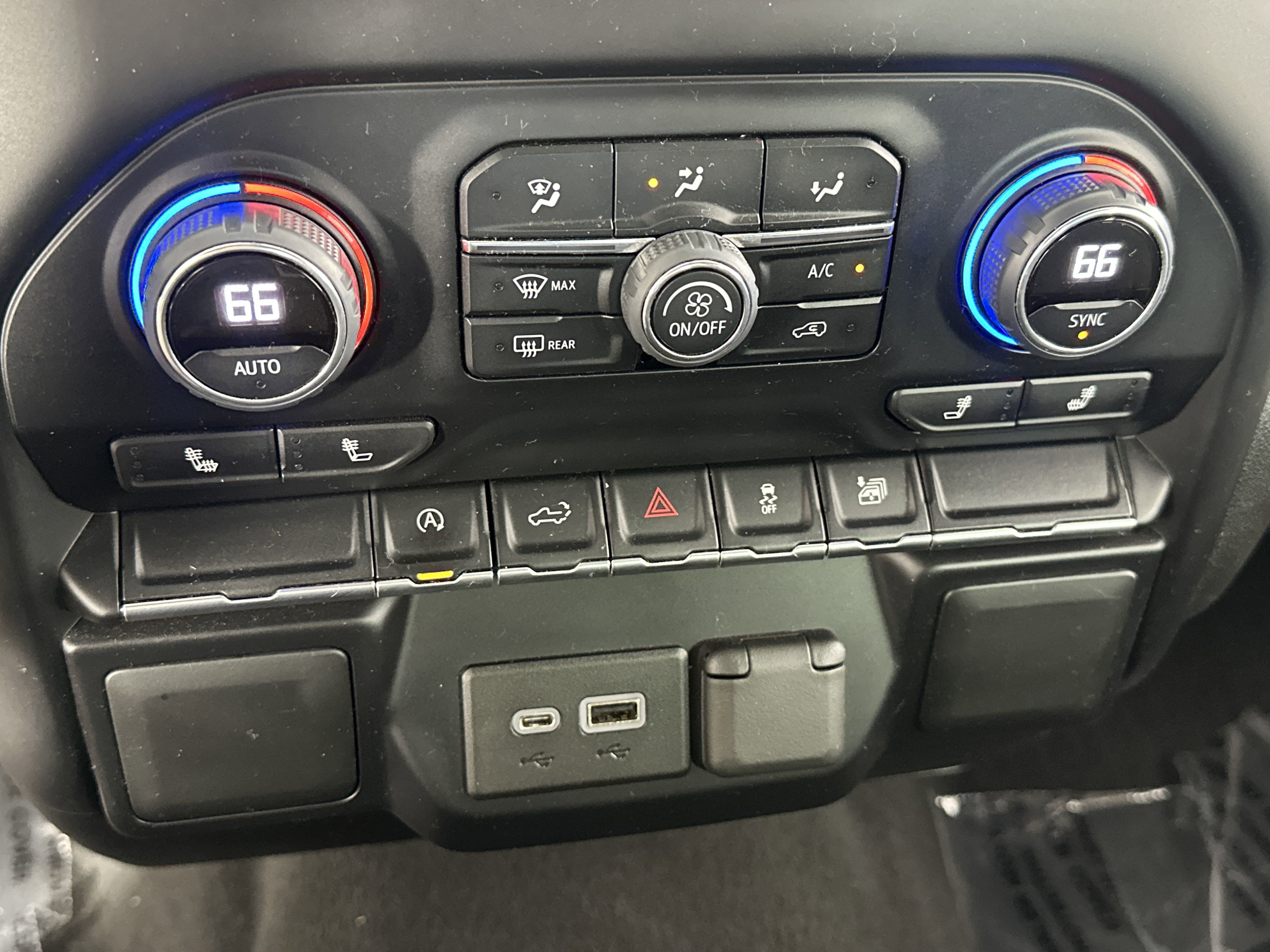 2022 Chevrolet Silverado 1500 LT photo 10
