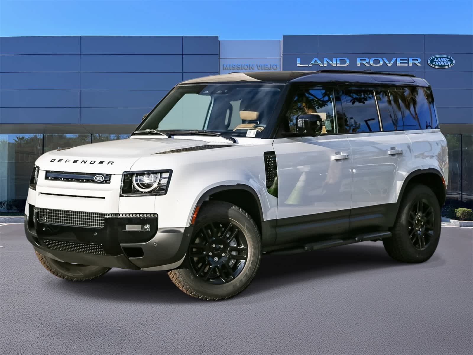 2026 Land Rover Defender S's photo