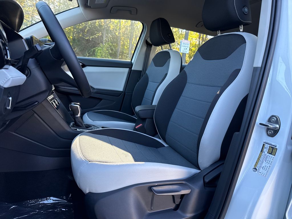 2025 Volkswagen Taos S photo 3