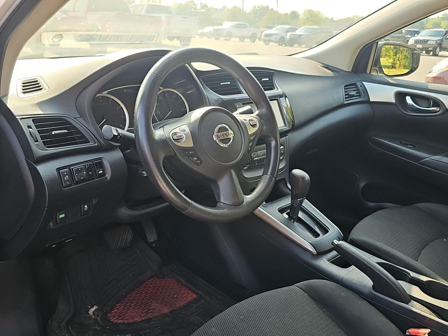 2019 Nissan Sentra S photo 5
