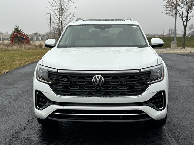 2026 Volkswagen Atlas SEL Premium R-Line photo 2