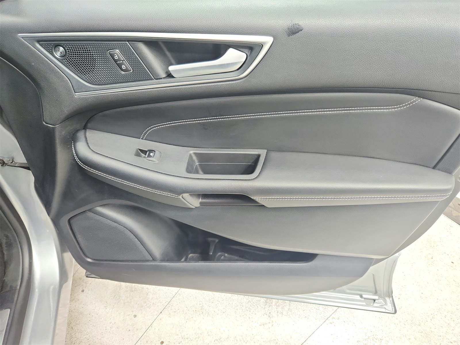 2024 Ford Edge Titanium photo 40
