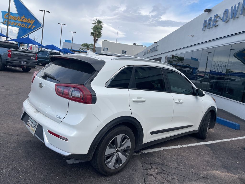 2017 Kia Niro LX photo 11
