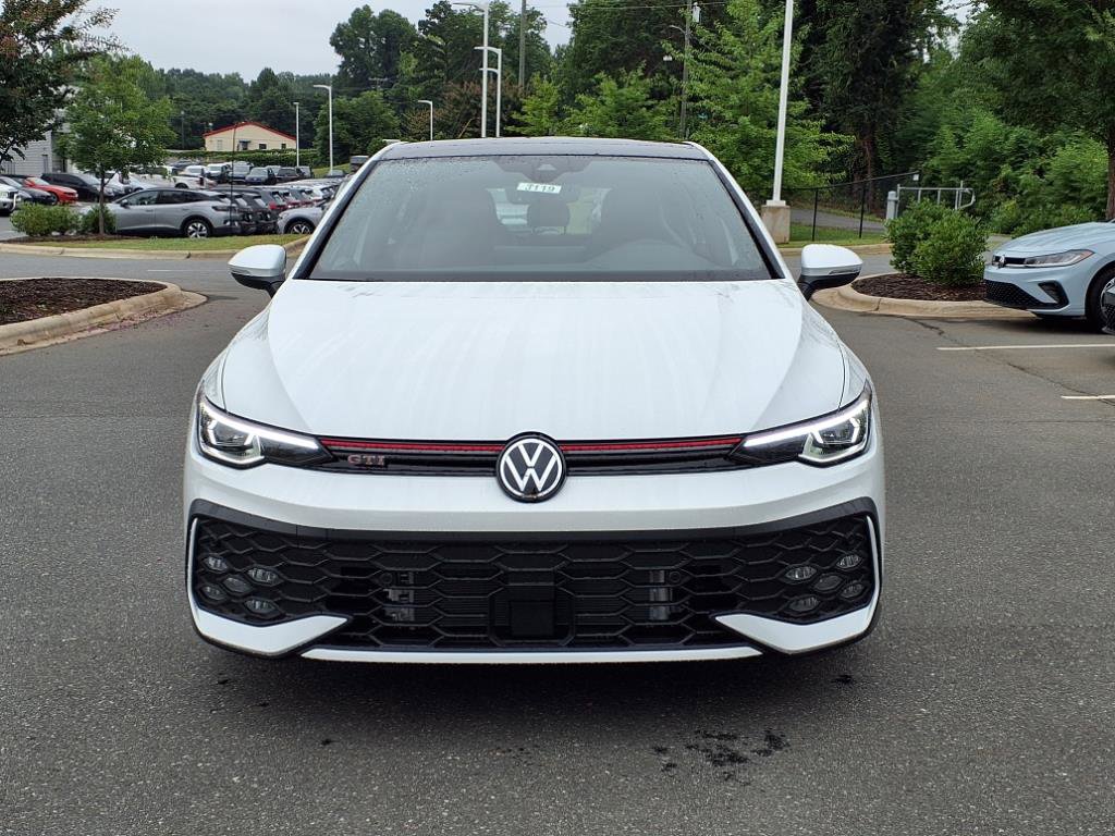 2025 Volkswagen Golf GTI SE photo 2