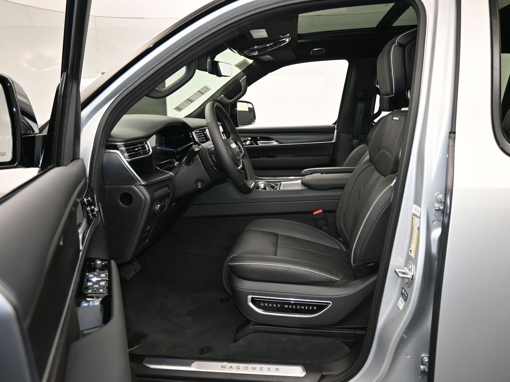 2024 Jeep Grand Wagoneer L II photo 7