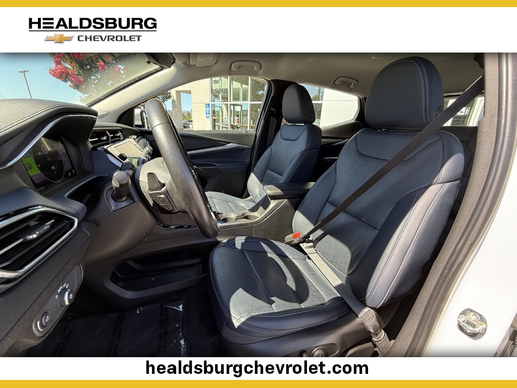 2022 Chevrolet Bolt EUV Premier photo 5